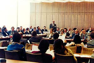 Fotografie: Blick in den Sitzungssaal während der Ausschusssitzung