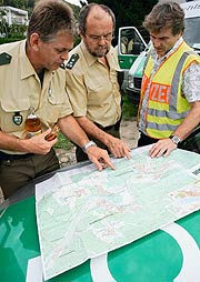 Bild: Polizisten im Einsatz.