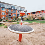 Bild: Spielplatz im Freiburger Stadtteil Vauban.