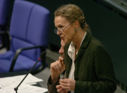 Foto: Sylvia Kotting-Uhl, B90/GRÜNE, während der Fragestunde