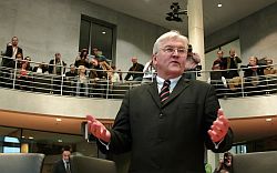 Bundesaußenminister Frank-Walter Steinmeier (SPD) steht am Donnerstag (14.12.2006) in Berlin vor den 1. Untersuchungsausschuss, um als Zeuge befragt zu werden.