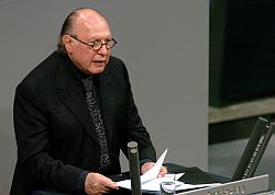Literaturnobelpreisträger Imre Kertész im Plenum des Bundestages am 29.02.2007