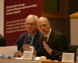 Dr. Norbert Lammert (rechts) im Europäischen Parlament