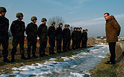 Bild: Antreten für den Wehrbeauftragten – Rekruten des Panzergrenadierbataillons 421.