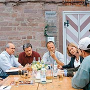 Bild: Treffen mit Weinbauern auf dem Böttchehof.