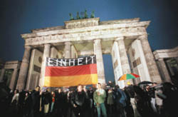 28.11.89 Helmut Kohl verkündet einen 10-Punkte-Plan