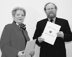 Wehrbeauftragte Claire Marienfeld und Bundestagspräsident Wolfgang Thierse