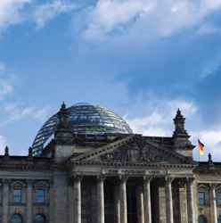 Der alt-neue Reichstag: zeigen, dass hier springlebendige Demokratie zu Hause ist.