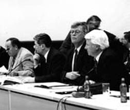 V.l.n.r.: Willfried Penner (SPD), Bundesinnenminister Otto Schily (SPD), Joachim Gauck, Peter Busse, Joachim Jacob.