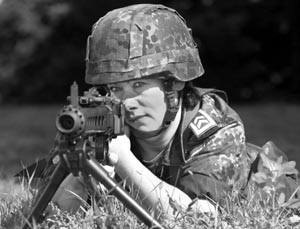 Bald Normalität in der Bundeswehr: Frauen an der Waffe
