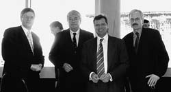 Bodo Hombach (Zweiter von links), Friedbert Pflüger (CDU/CSU), Günter Gloser, ganz links Peter Hintze.