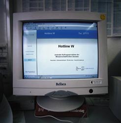 Computermonitor mit Hotline W