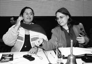 Shahnaz Bokhari (links) und Christa Nickels (Bündnis 90/Die Grünen, rechts)