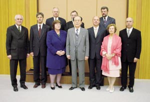 Die deutschen Parlamentarier mit dem Staatsoberhaupt von Nordkorea, Kim Yong Nam.