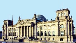 Fotografie des fertig gestellten Reichstagsgebäudes