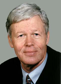 Portraitfoto Dr. Uwe-Jens Heuer