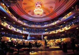 Der Bund finanziert mit: Staatsoper.