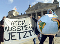 Atomprotest vor dem Reichstagsgebäude