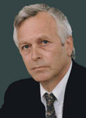 Portraitfoto Bernd Schmidbauer