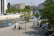 Blick auf die Spree im Sommer 2007