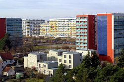 Stadtvillen aus Hochhaus-Platten