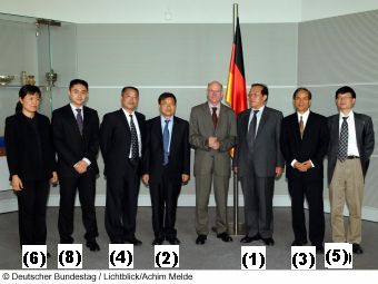 Chinesische Delegation mit Bundestagspräsidenten Norbert Lammert