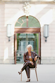 Gerda Hasselfeldt im Lichthof des Deutschen Historischen Museums.