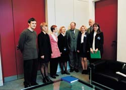 Wolfgang Thierse und Wolfgang Börnsen mit den Stipendiaten.