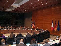 Blick auf die Runde der Deutsch-französischen Ausschusssitzung