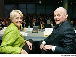 Bundestagsvizepräsidentin Susanne Kastner und Prof. Dr. Kurt Kutzler, Präsident der Technischen Universität (TU) Berlin
