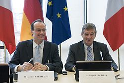 Gunther Krichbaum (CDU/CSU), links, und Pierre Lequillier (UMP), rechts