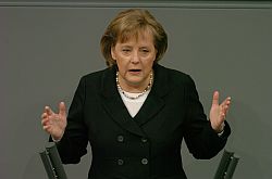 Kanzlerin Merkel gibt Regierungserklärung ab