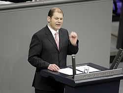 Bundesminister Olaf Scholz am 10.04.2008, Klick vergrößert Bild