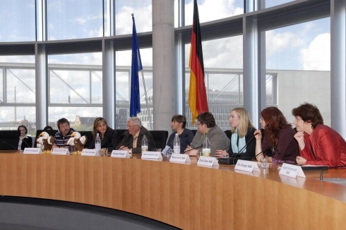 Gerd Liesegang, Michaela Noll (CDU/CSU), Dr. Theo Zwanziger, Ariane Hingst, Marlene Rupprecht (SPD), Miriam Gruß (FDP), Diana Golze (DIE LINKE) und Ekin Deligöz (B90/GRÜNE)
