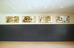 Vier Tafeln des Werks "Stationen und Zeiten, I-IV" von Emil Schumacher in einem Besprechungsraum des Reichstagsgebäudes