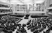 Bild: Erste gesamtdeutsche Bundestagssitzung am 4.10.1990.
