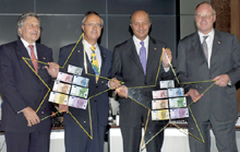 Die Finanzminister Hans Eichel und Laurent Fablus während einer Tagung