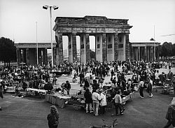 Das Brandenburger Tor am Tag der Wiedervereinigung 3.10.1990