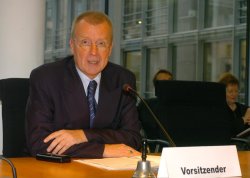 Committee chairman Ruprecht Polenz (CDU/CSU)