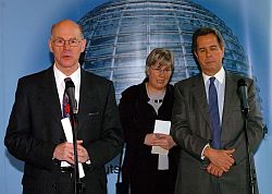Bundestagspräsident Dr. Norbert Lammert (li.) und sein französischer Amtskollege, Jean-Louis Debré, (re.), Präsident der Assemblée nationale
