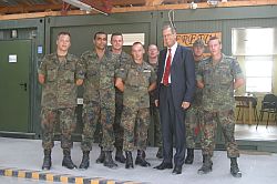 Der Wehrbeauftragte in Rajlovac mit Soldaten