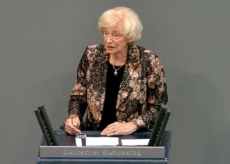 2006 hielt Annemarie Renger im Deutschen Bundestag eine Rede aus Anlass der Feierstunde zum 100. Geburtstag des früheren Bundestagspräsidenten Prof. D. Dr. Eugen Gerstenmaier