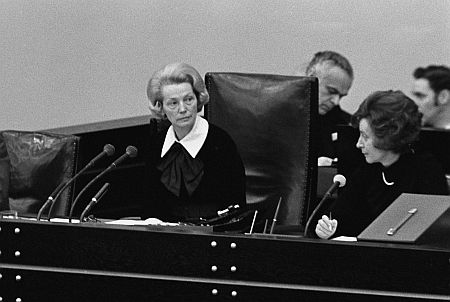 Annemarie Renger in ihrem Amt als Bundestagspräsidentin
