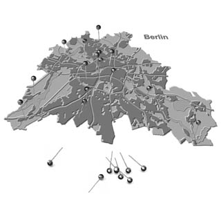 Berlin: Sprunghaft zugenommen hat die Zahl der Demonstrationen - derzeitiger Durchschnitt sieben bis acht pro Tag. Allein am 1. Mai 2000 waren es 64 verschiedene, zum Teil sehr große Veranstaltungen.