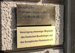 Schild am ehemalige Reichstagspräsidentenpalais