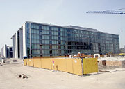 Der Plattenbau ist verschwunden, der Blick frei auf das Marie-Elisabeth-Lüders-Haus.