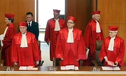 Der Zweite Senat des Bundesverfassungsgerichts (BVG) verkündet am Donnerstag (03.07.2008) das Urteil zum negativen Stimmgewicht bei der Bundestagswahl 2005, Klick vergrößert Bild