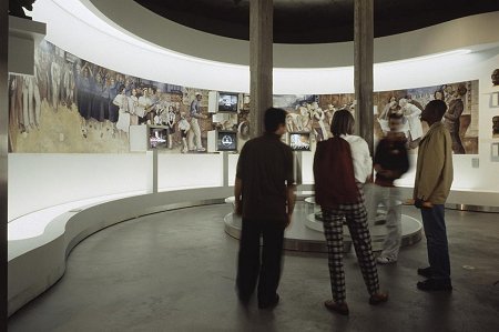 Ausstellung "Wege - Irrwege - Umwege" im Deutschen Dom auf dem Gendarmenmarkt