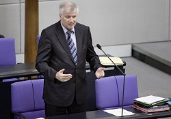 25.06.2008: Minister für Ernährung, Landwirtschaft und Verbraucherschutz Horst Seehofer, Klick vergrößert Bild