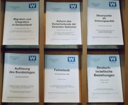 Foto: Zeitschriftenregal mit Auswahlverzeichnissen der Bibliothek